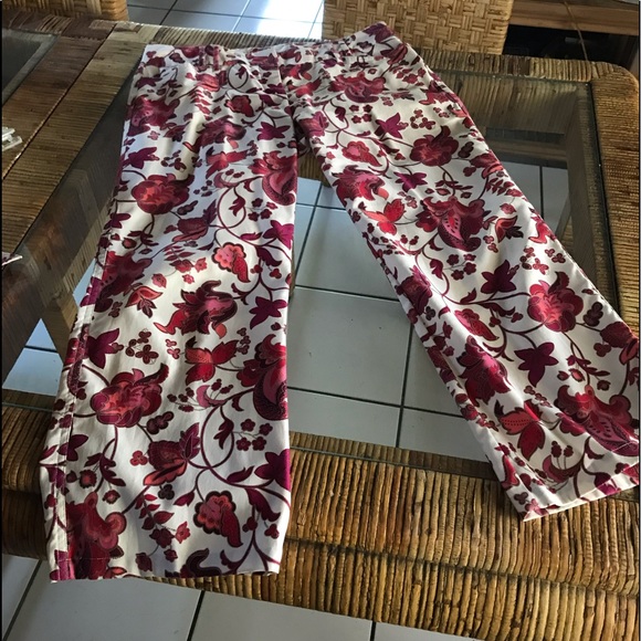 Express Stretch Halter Top & Capri Pants - Picture 5 of 8